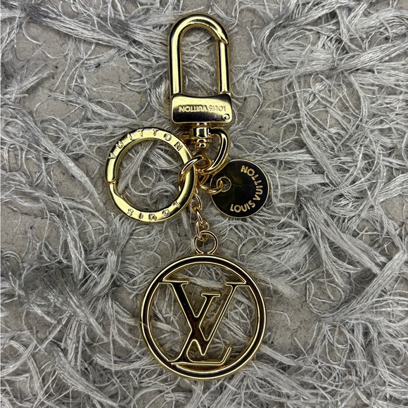 Louis Vuitton Accessories - Louis Vuitton LV Circle Key Holder & Bag Charm